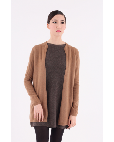 Cardigan en laine de chameau d'exception