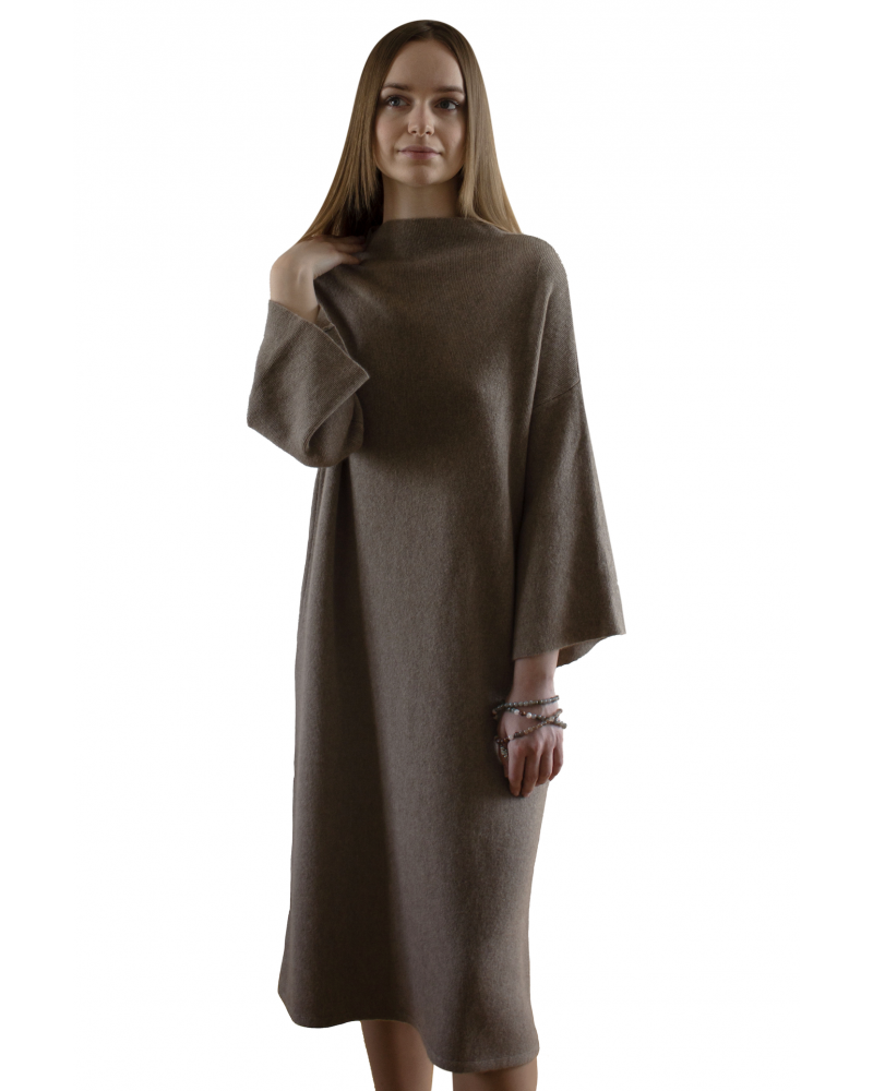 Robe incarne l’élégance du luxe discret